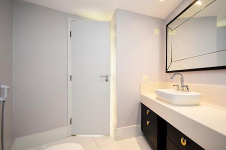 Apartamento à venda com 178m², 3 quartos e 2 vagasbanheiro corredor