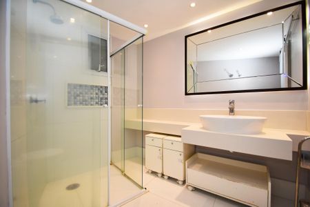 Apartamento à venda com 178m², 3 quartos e 2 vagasbanheiro quarto 3