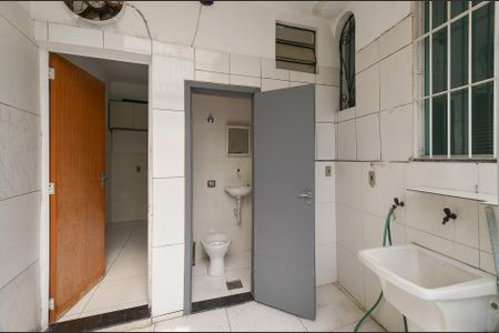 Casa à venda com 132m², 3 quartos e 2 vagasÁrea de Serviço
