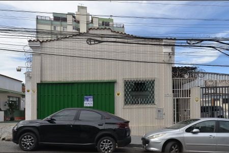 Casa à venda com 132m², 3 quartos e 2 vagasFachada