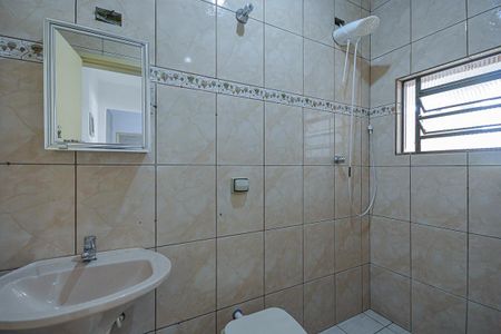 Banheiro de casa para alugar com 1 quarto, 60m² em Vila Friburgo, São Paulo