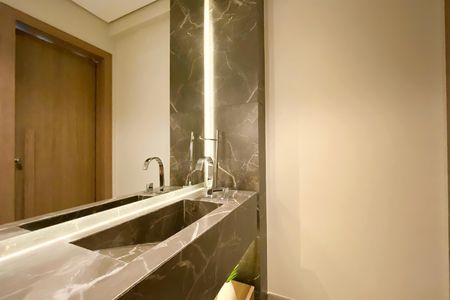 Apartamento à venda com 216m², 4 quartos e 4 vagasLavabo da Sala