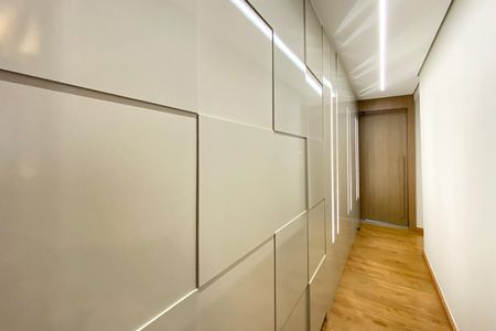 Apartamento à venda com 216m², 4 quartos e 4 vagasRouparia do Corredor