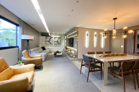 Apartamento à venda com 216m², 4 quartos e 4 vagasSala