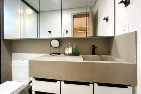 Apartamento à venda com 216m², 4 quartos e 4 vagasBanheiro da Suíte 2