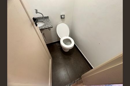 Lavabo de casa à venda com 4 quartos, 140m² em Brooklin, São Paulo