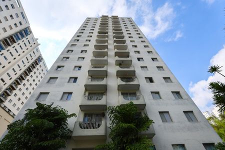 Apartamento para alugar com 82m², 2 quartos e 2 vagasFachada