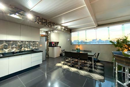 Apartamento à venda com 120m², 4 quartos e 4 vagasCobertura