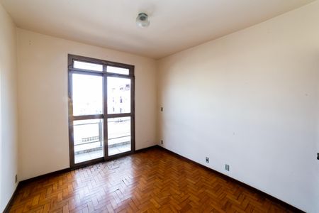 Sala de apartamento para alugar com 3 quartos, 75m² em Pompéia, Belo Horizonte