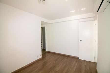 Apartamento à venda com 112m², 3 quartos e 2 vagas Apartamento à venda com 112m², 3 quartos e 2 vagasQuarto 3 - Suíte