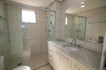 Apartamento à venda com 112m², 3 quartos e 2 vagas Apartamento à venda com 112m², 3 quartos e 2 vagasBanheiro da Suíte