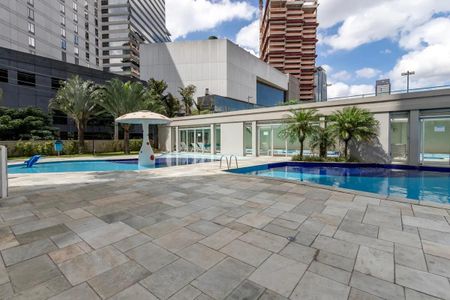 Apartamento à venda com 112m², 3 quartos e 2 vagas Apartamento à venda com 112m², 3 quartos e 2 vagasÁrea comum - Piscina