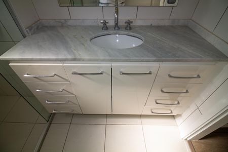 Apartamento à venda com 112m², 3 quartos e 2 vagas Apartamento à venda com 112m², 3 quartos e 2 vagasBanheiro da Suíte