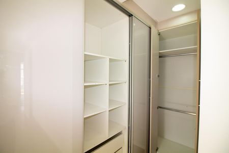 Apartamento à venda com 112m², 3 quartos e 2 vagas Apartamento à venda com 112m², 3 quartos e 2 vagasQuarto 3 - Suíte