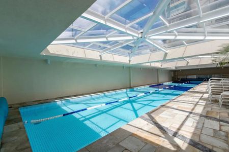 Apartamento à venda com 112m², 3 quartos e 2 vagas Apartamento à venda com 112m², 3 quartos e 2 vagasÁrea comum - Piscina Coberta