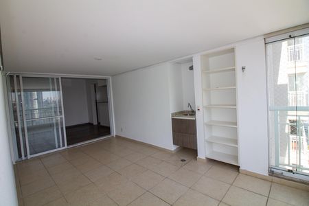 Apartamento à venda com 112m², 3 quartos e 2 vagas Apartamento à venda com 112m², 3 quartos e 2 vagasVaranda