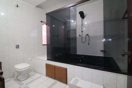 Casa para alugar com 177m², 3 quartos e 3 vagasBanheiro Quarto 1 suíte