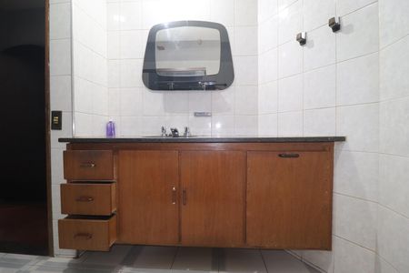 Casa para alugar com 177m², 3 quartos e 3 vagasBanheiro Quarto 1 suíte