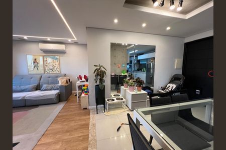 Apartamento à venda com 70m², 2 quartos e 1 vaga Apartamento à venda com 70m², 2 quartos e 1 vagaSala