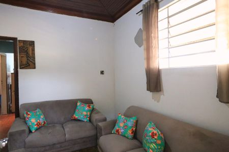 Casa à venda com 139m², 3 quartos e 3 vagas Casa à venda com 139m², 3 quartos e 3 vagasSala