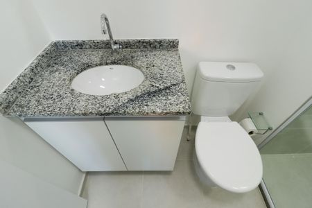 Apartamento para alugar com 38m², 2 quartos e sem vaga Apartamento para alugar com 38m², 2 quartos e sem vagaBanheiro