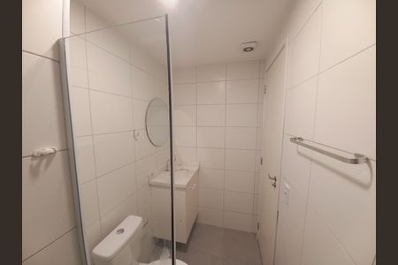 Banheiro de kitnet/studio para alugar com 1 quarto, 20m² em República, São Paulo