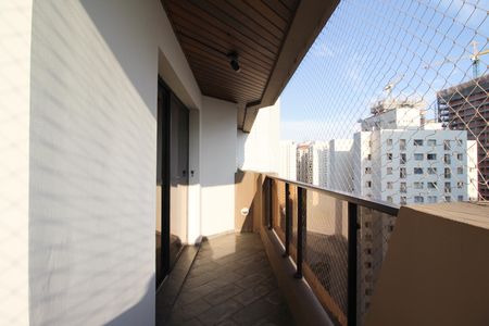 Apartamento à venda com 202m², 3 quartos e 3 vagas Apartamento à venda com 202m², 3 quartos e 3 vagasVaranda da Sala