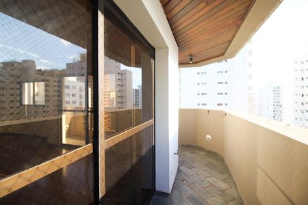 Apartamento à venda com 202m², 3 quartos e 3 vagas Apartamento à venda com 202m², 3 quartos e 3 vagasVaranda da Sala