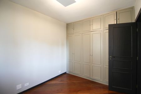 Apartamento à venda com 202m², 3 quartos e 3 vagas Apartamento à venda com 202m², 3 quartos e 3 vagasSuíte 2
