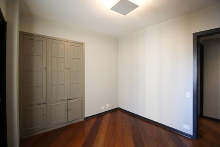 Apartamento à venda com 202m², 3 quartos e 3 vagas Apartamento à venda com 202m², 3 quartos e 3 vagasSuíte 3