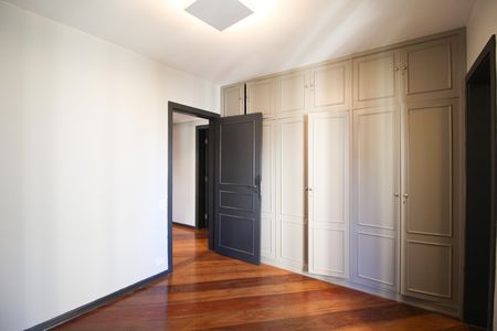 Apartamento à venda com 202m², 3 quartos e 3 vagas Apartamento à venda com 202m², 3 quartos e 3 vagasSuíte 3