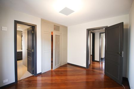 Apartamento à venda com 202m², 3 quartos e 3 vagas Apartamento à venda com 202m², 3 quartos e 3 vagas Suíte 1