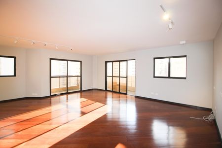 Sala de apartamento para alugar com 3 quartos, 202m² em Indianópolis, São Paulo