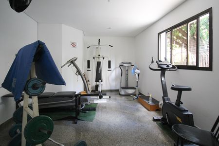 Apartamento à venda com 202m², 3 quartos e 3 vagas Apartamento à venda com 202m², 3 quartos e 3 vagasÁrea comum - Academia