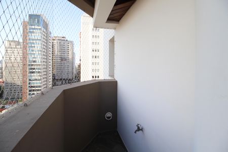 Apartamento à venda com 202m², 3 quartos e 3 vagas Apartamento à venda com 202m², 3 quartos e 3 vagasVaranda da Suíte 1