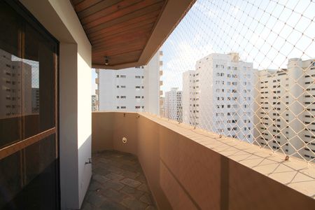 Varanda da Sala  de apartamento para alugar com 3 quartos, 202m² em Indianópolis, São Paulo