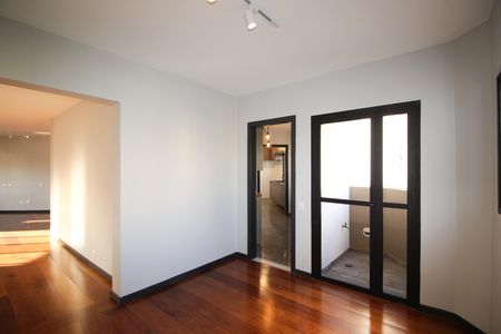 Apartamento à venda com 202m², 3 quartos e 3 vagas Apartamento à venda com 202m², 3 quartos e 3 vagasSala de Jantar