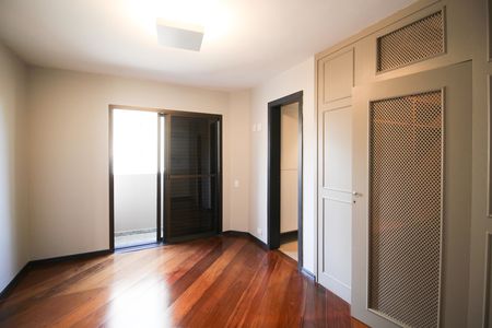 Apartamento à venda com 202m², 3 quartos e 3 vagas Apartamento à venda com 202m², 3 quartos e 3 vagas Suíte 1