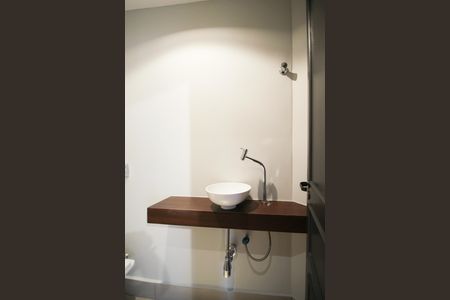 Apartamento à venda com 202m², 3 quartos e 3 vagas Apartamento à venda com 202m², 3 quartos e 3 vagasLavabo