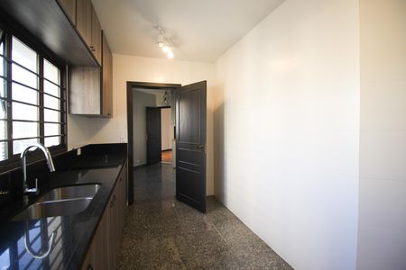 Apartamento à venda com 202m², 3 quartos e 3 vagas Apartamento à venda com 202m², 3 quartos e 3 vagasCozinha