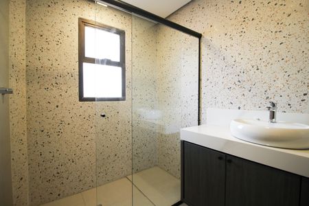 Apartamento à venda com 202m², 3 quartos e 3 vagas Apartamento à venda com 202m², 3 quartos e 3 vagasBanheiro da Suíte 2