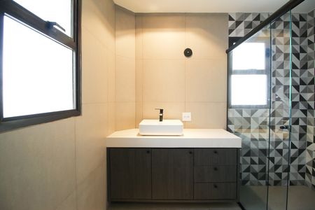 Apartamento à venda com 202m², 3 quartos e 3 vagas Apartamento à venda com 202m², 3 quartos e 3 vagasBanheiro da Suíte 1