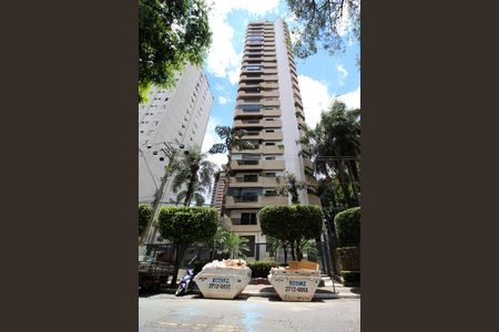 Apartamento à venda com 202m², 3 quartos e 3 vagas Apartamento à venda com 202m², 3 quartos e 3 vagasFachada