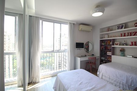 Apartamento à venda com 169m², 4 quartos e 2 vagasQuarto 3