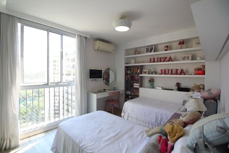 Apartamento à venda com 169m², 4 quartos e 2 vagasQuarto 3