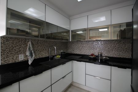 Apartamento à venda com 169m², 4 quartos e 2 vagasCozinha
