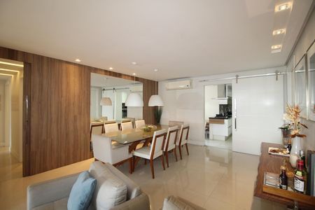 Apartamento à venda com 169m², 4 quartos e 2 vagasSala