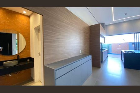 Casa à venda com 177m², 3 quartos e 4 vagas