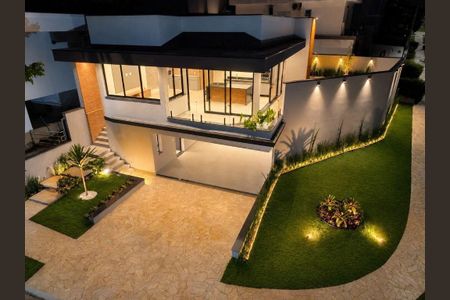 Casa à venda com 177m², 3 quartos e 4 vagas