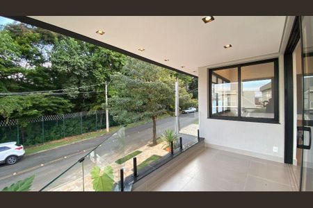 Casa à venda com 177m², 3 quartos e 4 vagas